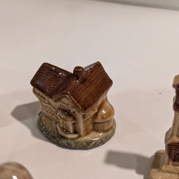 7 Vintage Wade Red Rose Tea Ceramic Animal Figurine. - Picture 4 of 8